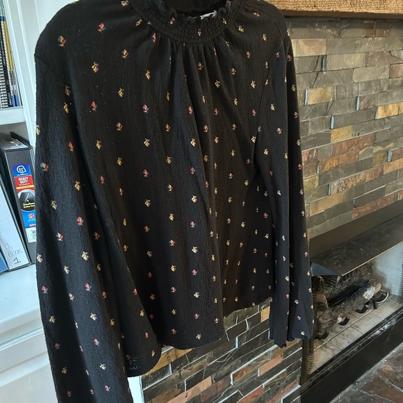 Texture & Thread Ruffled Mockneck Top in Rainbow Buds EUC - Picture 7 of 8